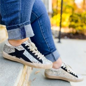 Shushop Black and Silver Glitter